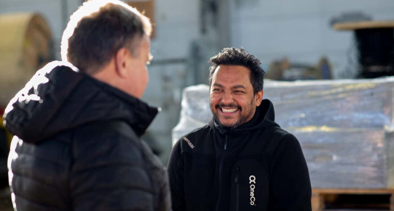 Samhold er viktig - To kollegaer som snakker