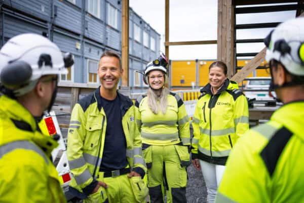 Bilde av medarbeidere fra OneCo, som jobber på prosjektet ved vannbehandlingsanlegget i Oslo. 
